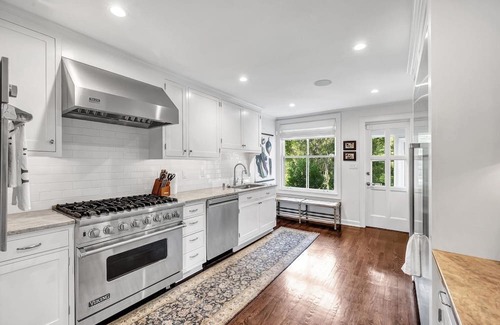 Fox Point Casa | Beautiful Home on Lake Michigan in Fox Point with Pool.