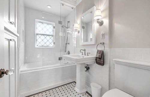Fox Point Casa | Beautiful Home on Lake Michigan in Fox Point with Pool.
