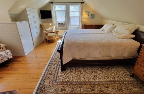 Top of the Hill Casa | ~ Exquisite Designer Home in Tranquil Tree-lined Neighborhood ~