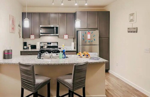Texas City Apartamento | Seaside Serenity near Galveston with pool & Parking