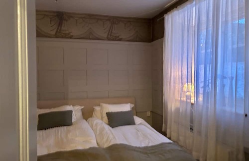 Drottningholm Apartamento | Bo Granne med Kungen i Unikt Boende Från 1700talet på Drottningholm