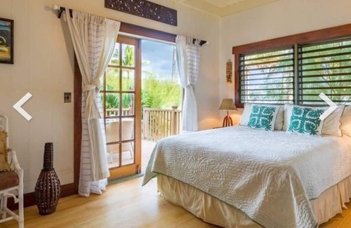 Wainiha Casa | Beachfront Pool, Hot Tub, ocean & Mt Views 2 bd 2 br + Lanai Bali bed Peaceful