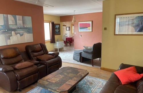 Truth or Consequences Casa | Cute, Cozy, and Spacious Home centrally located