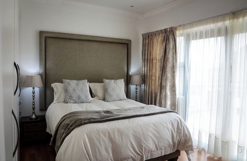 Parys Casa | Home away from home in a secure golf estate