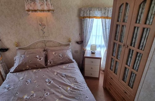 Ingoldmells Cabina | Inviting 2-Bed Cabin in Skegness