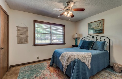 Stillwater Casa | That 70's House minutes from OSU