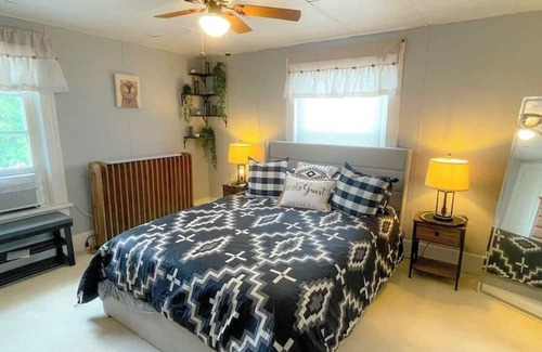 Williamsport Apartamento | Beautiful 2nd Floor Cozy 2 Bedroom Unit with game room.
