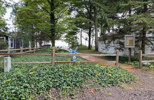 South Haven Casa | Charming house four blocks from Lake MI, with screened porch, yard games, & AC