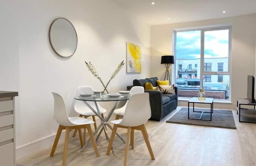 Fleet Apartamento | Apex @ Fleet Heights - Apartment Five