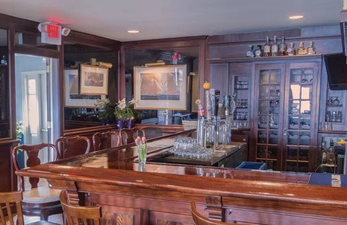 Jamestown Complejo | Resort Room for 2-4 People - Jazz Fest Weekend! Everything on site that you need