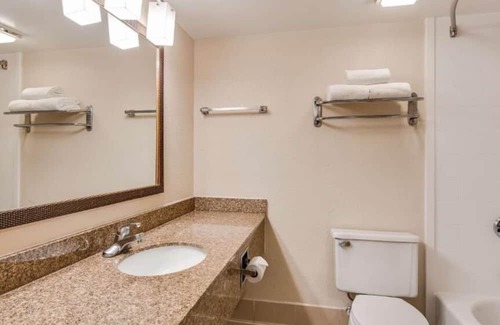 Fishers Casa | Relax from the trip in a Whirlpool! Suite Just off the I-69 w/ Free Breakfast