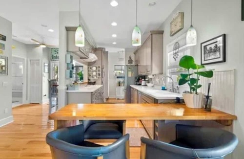 Stuart Casa | Island Style Home with direct water access