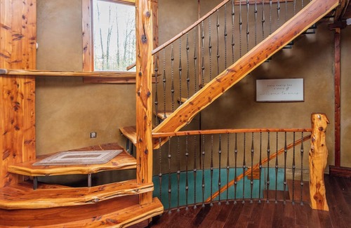 New Paltz Otro | Cozy Castle in the Hudson Valley. Perfect for a fairytale getaway!