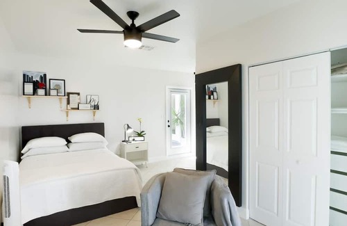 Hollywood Apartamento | Super conformable, spacious, clean and great location. 6 min away from Hardrock.