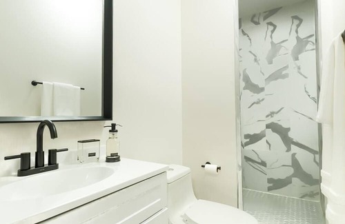 Hollywood Apartamento | Super conformable, spacious, clean and great location. 6 min away from Hardrock.