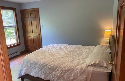 Tenants Harbor Casa | Nestled close to the serene sea, surrounded by nature.