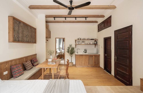 Old Quarter Apartamento | FULL HOUSE Villa with BIG JACUZZI