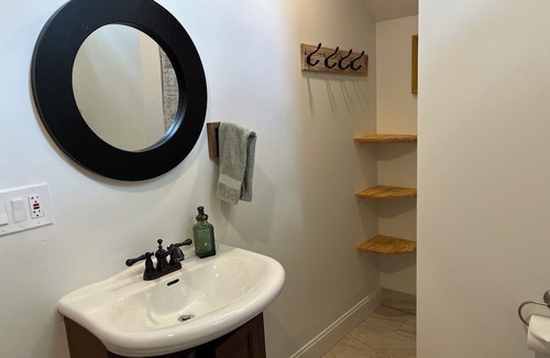 Knoxville Cabina | Beautiful Tiny House perfect for small families.