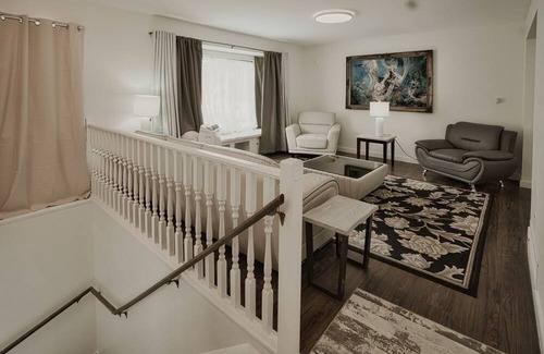 Hope Casa | Cheerful 2 Bedroom with on-premises parking
