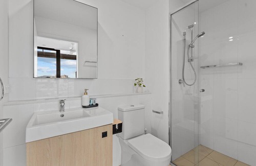 Newstead Apartamento | Cityscape 2-Bed with Pool, Gym & Secure Parking
