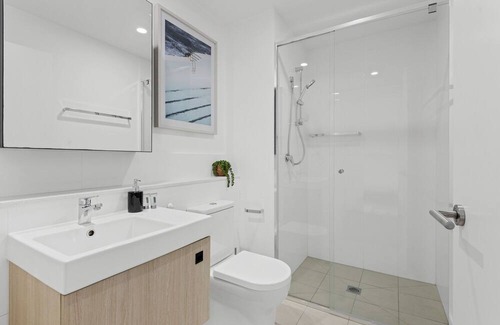 Newstead Apartamento | Cityscape 2-Bed with Pool, Gym & Secure Parking