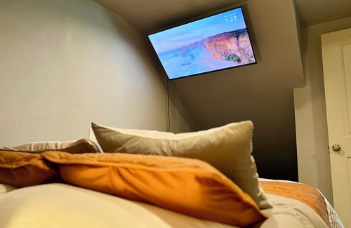 Valdez Cabina | Suite at Cascade Country is a private family living area with phenomenal views.