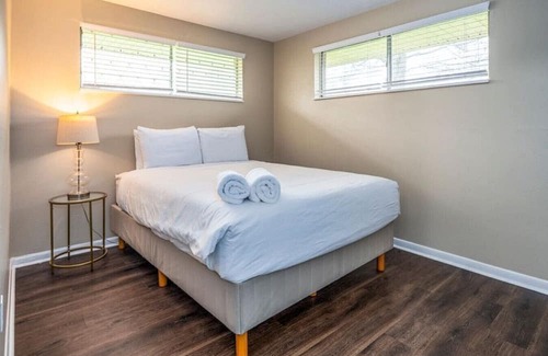 Centerville Casa | Friends & Family, Walk Distance 2 Centerville Pl