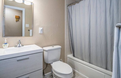 Centerville Casa | Friends & Family, Walk Distance 2 Centerville Pl