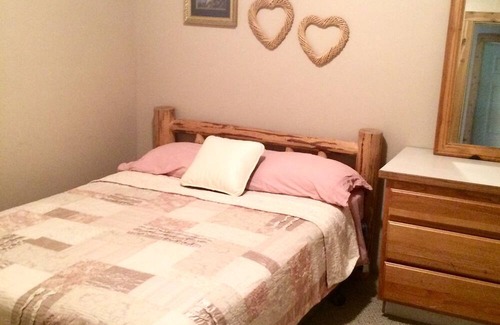 Kalispell Cabaña | Welcome to Creston Country Cottage, your gateway to an enchanting retreat!