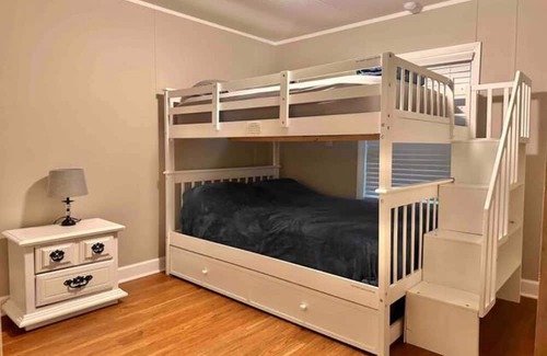 Semora Casa | Hyco Lake Retreat - Near VIR / Caesar's Casino / Raleigh-Durham-UNC