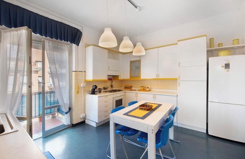 Pra' Apartamento | Apartment 'Palmaro' with Balcony and Air Conditioning