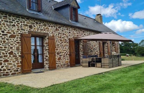 Mont-Saint-Jean Casa | Gite Familial Avec vue sur la Foret et Proximité D'un lac à 4 KM