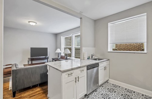 Tower Grove South Casa | Beautiful Tower Grove Unit, Recently Renovated 2N