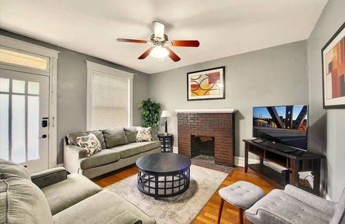 Shaw Casa | Historic, First Floor Unit in Shaw Community STL 1W