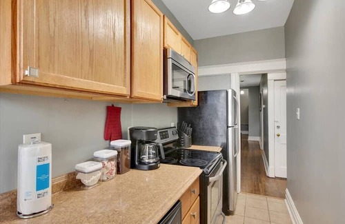 Shaw Casa | Historic, First Floor Unit in Shaw Community STL 1W