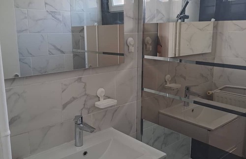 Thiais Apartamento | Un Appartement 7 Personnes Agréables et Tranquille, Bien Desservis