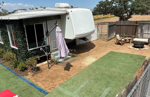 Hemet Casa | Daisy Dukes Unique & Fun Private Custom Home on Horse Ranch!