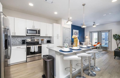 Lewisville Apartamento | Modern Lakeside 1BD with Pool, Gym & Office Space