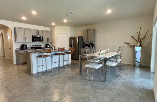 Sarasota Casa | Beautiful house 10 min from the beach