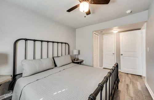 Fort Worth Apartamento | Cosy Urban Modern Nest FREEPark 2Beds 5MinDwntwn