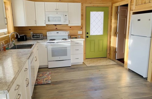 Newcastle Casa | Stafford Circle Cottage- Enjoy peaceful views of Damariscotta Lake