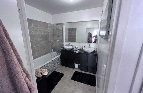 Vaux-le-Penil Apartamento | Bel Appartement Dans une Résidence Récente et Sécurisée