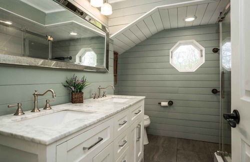 Twin Lakes Casa | Highland House – 8 BDR Home Sleeps 23! Private Pool, Pet Friendly