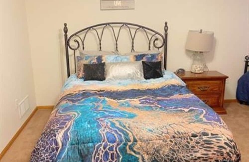 Delavan Condominio | Waterfront Retreat