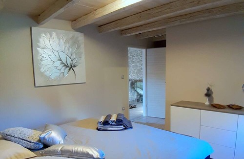 Ripenda Verbanci Villa | Homerez - Elegant Villa in Ripenda Verbanci with Pool