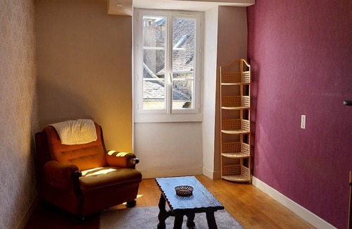 Oloron-Sainte-Marie Apartamento | Vrbo Property