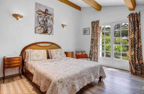 Taradeau Casa | Homerez - Spacious House in Taradeau with Shared Pool