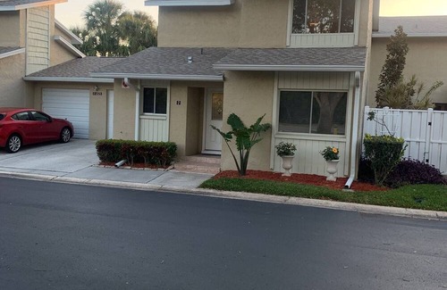 Tanglewood Casa | Quiet 3 BR townhome near downtown St.Pete and beaches. Loaded with Amenities.