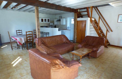 Sainte-Maure-de-Peyriac Casa | Vrbo Property