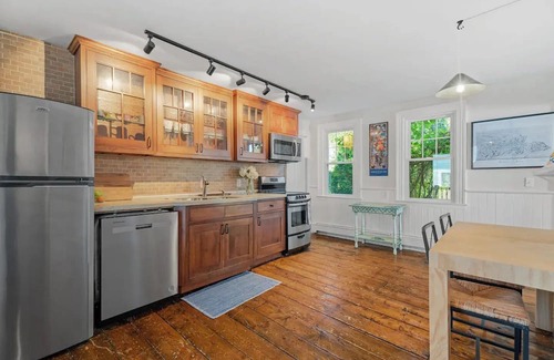 Stonington Cabaña | "1860 House"